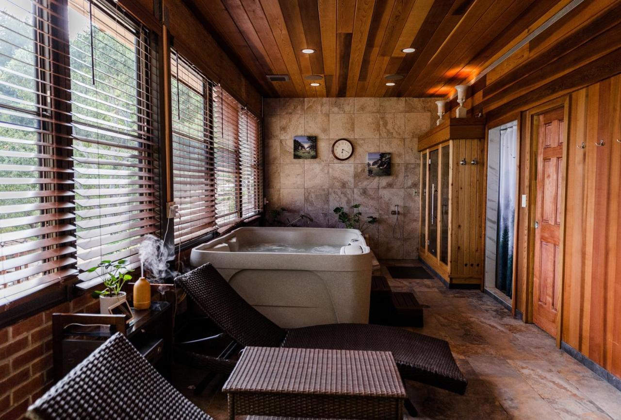 Mountain Estate *